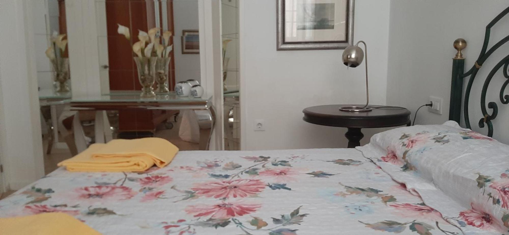 Apto Patio Andaluz. Maximo Confort Y Limpieza 加的斯 外观 照片